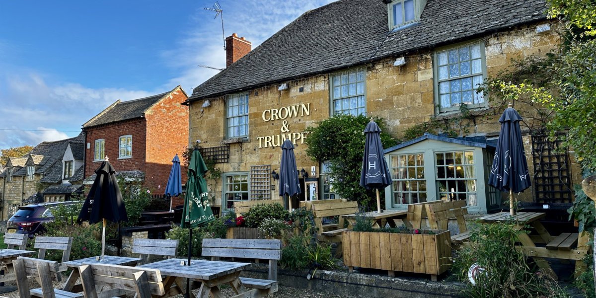 Read more about the article Crown & Trumpet Inn B&B