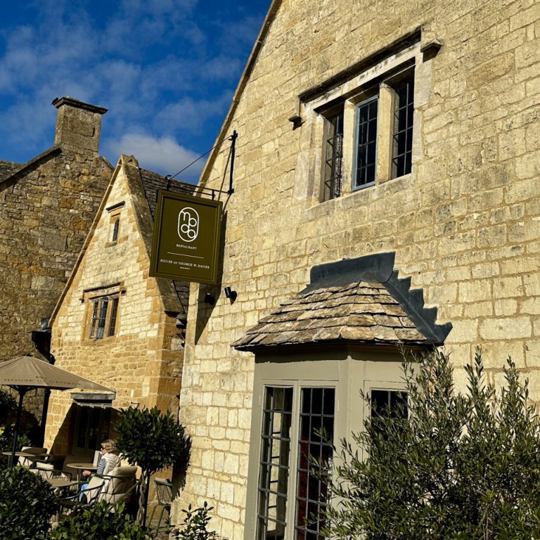 Moda Restaurant, Broadway