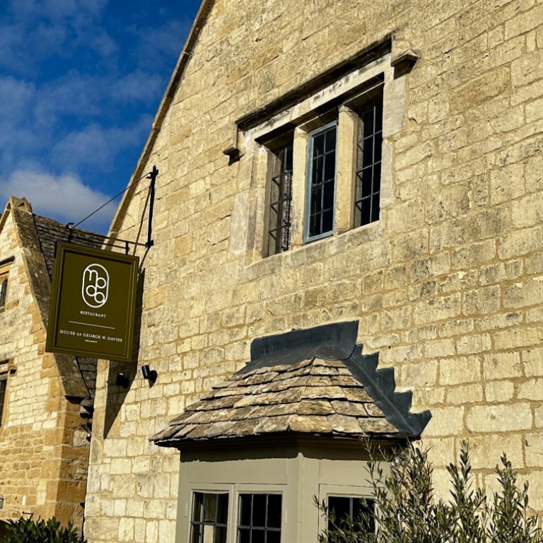 Restaurant in Broadway