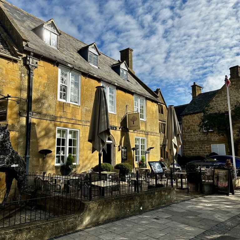 Russells of Broadway Restaurant