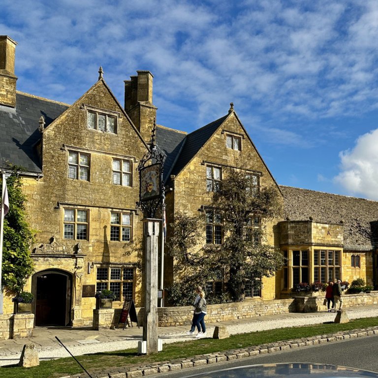 Luxury Stay in Broadway